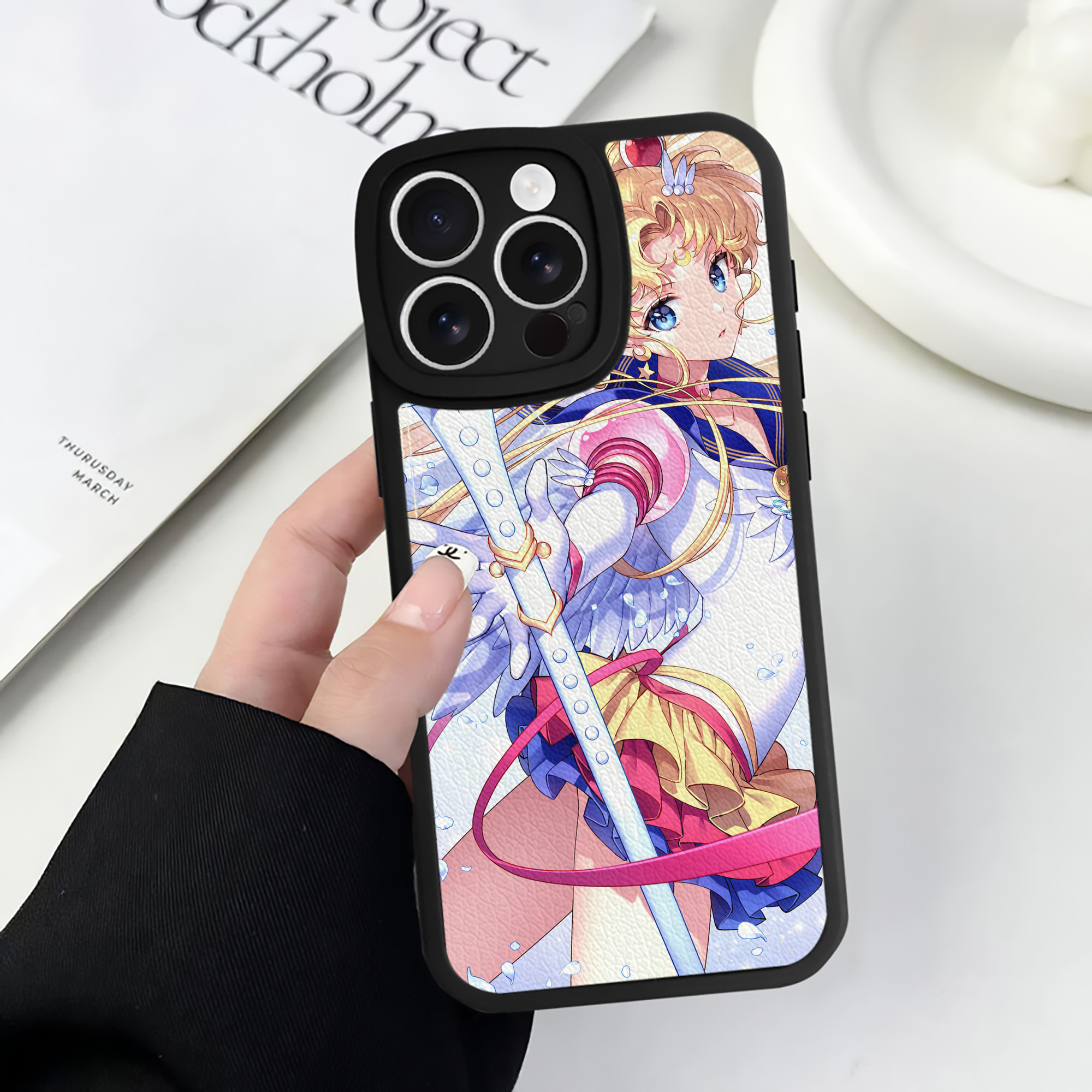 （画像用） 美少女戦士セーラームーン Sailor Moon 【iPhone 16シリーズ対応】シリコンスマホケース（レザー調） 材質：シリコン
